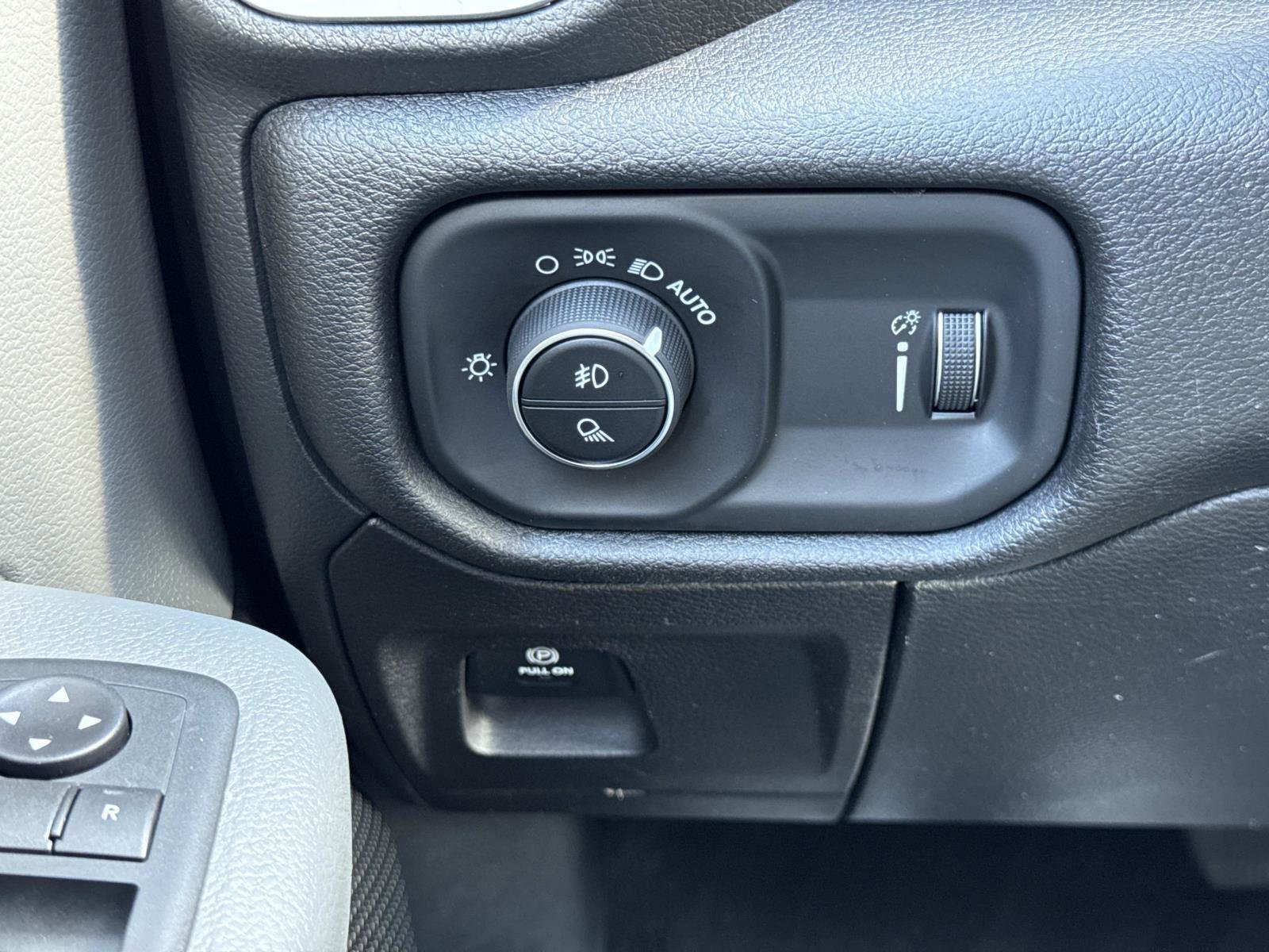 Used 2020 RAM 1500 Big Horn AWD/4WD image 13