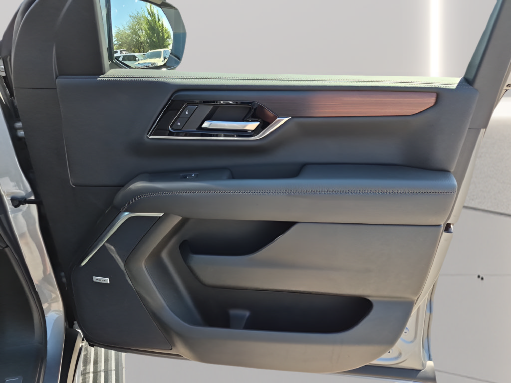 Used 2026 GMC Yukon XL Denali w/ Sun & Power Step Package AWD/4WD image 35