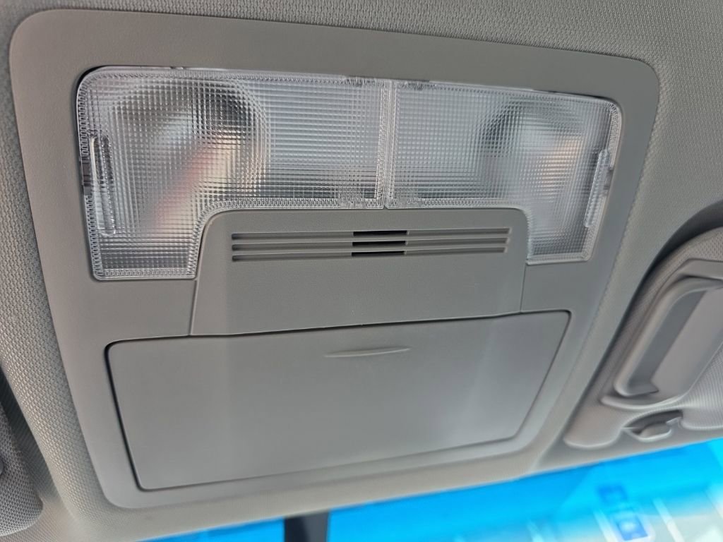 Used 2016 Toyota Camry XLE FWD image 13