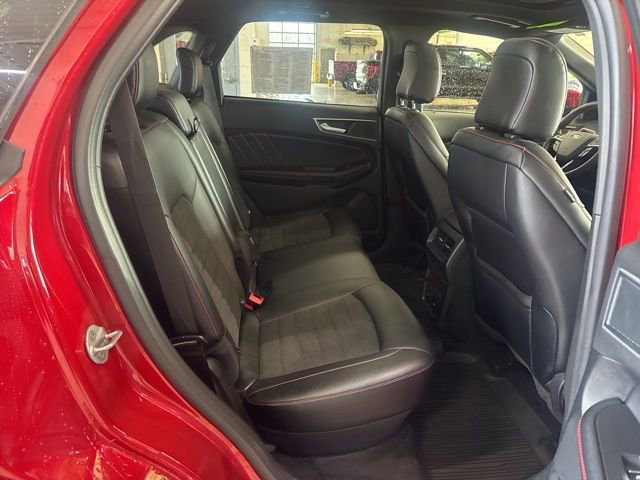 Used 2024 Ford Edge ST-Line w/ Class II Trailer Tow Package image 15