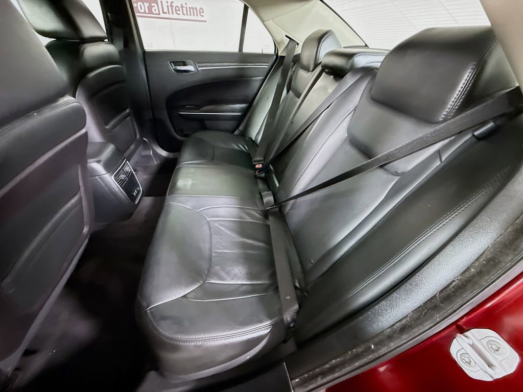 Used 2016 Chrysler 300 Limited image 26