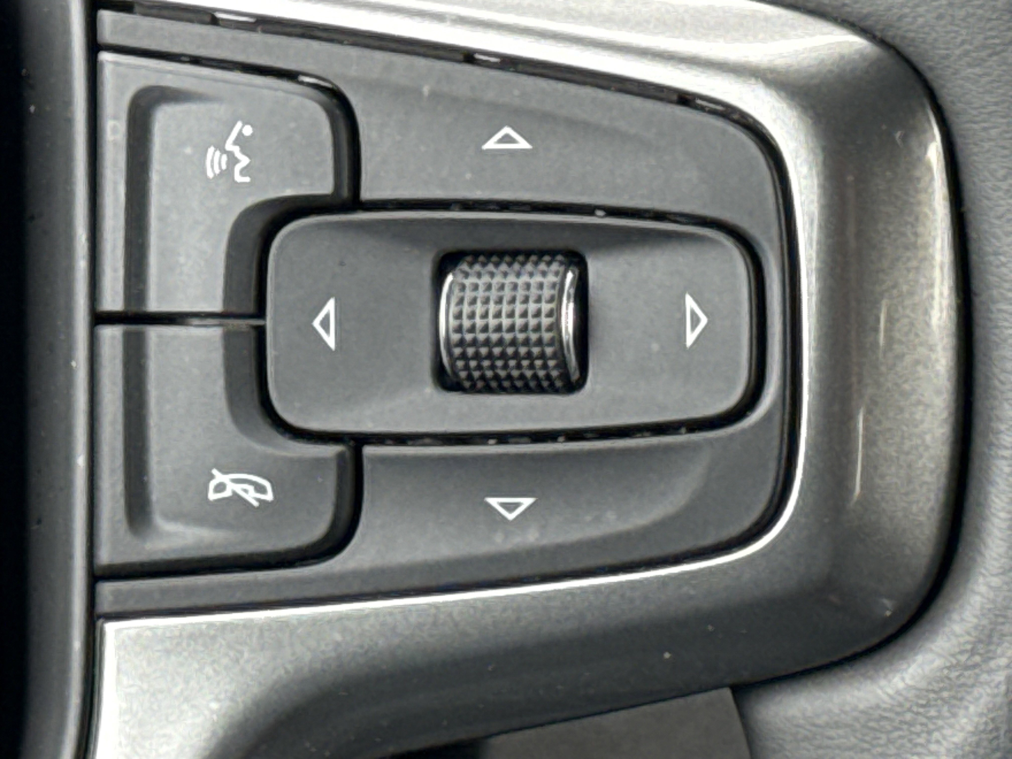 Certified 2024 Chevrolet Silverado 1500 LTZ image 27