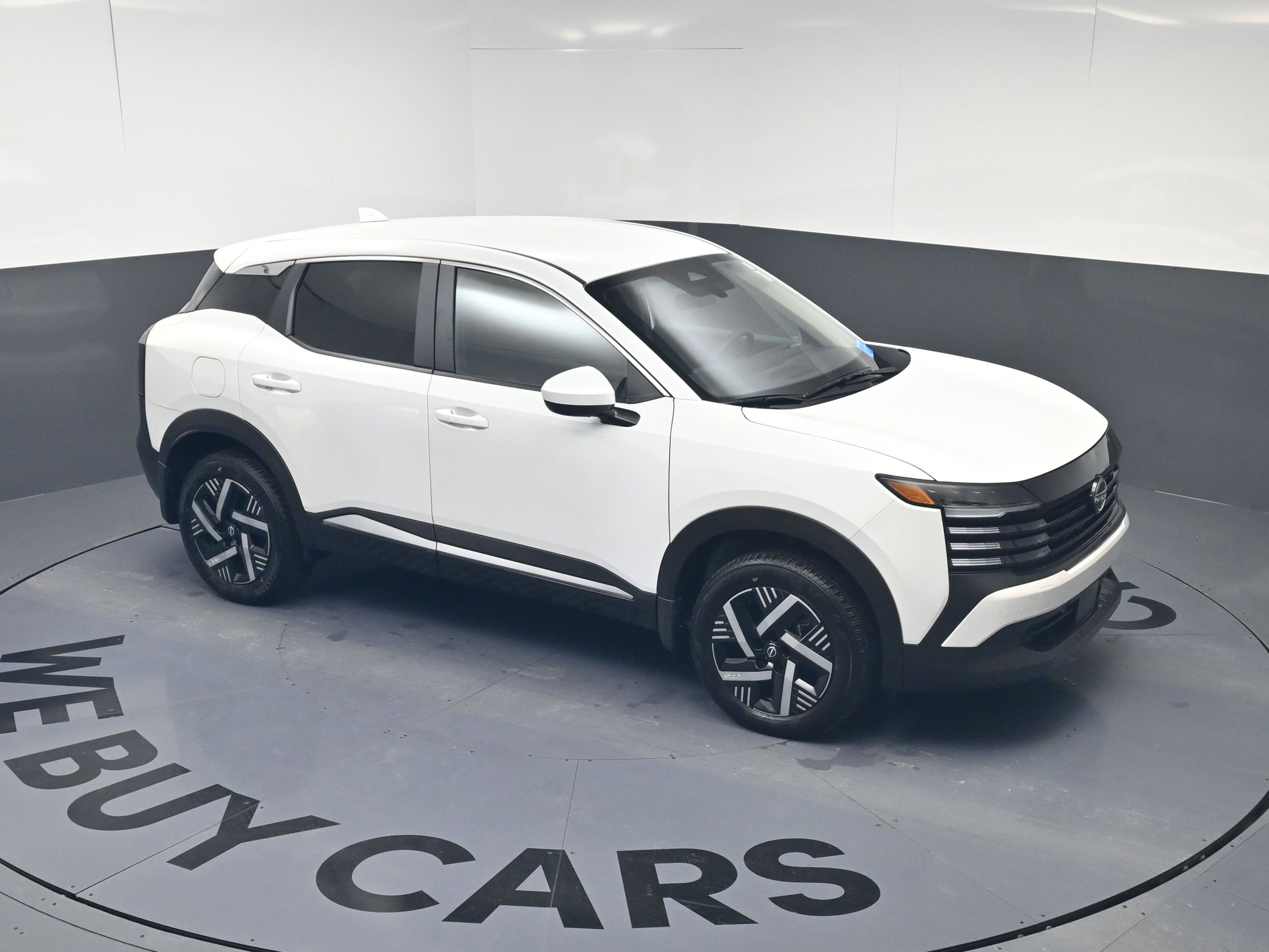 Used 2025 Nissan Kicks SV w/ Charging Package image 23