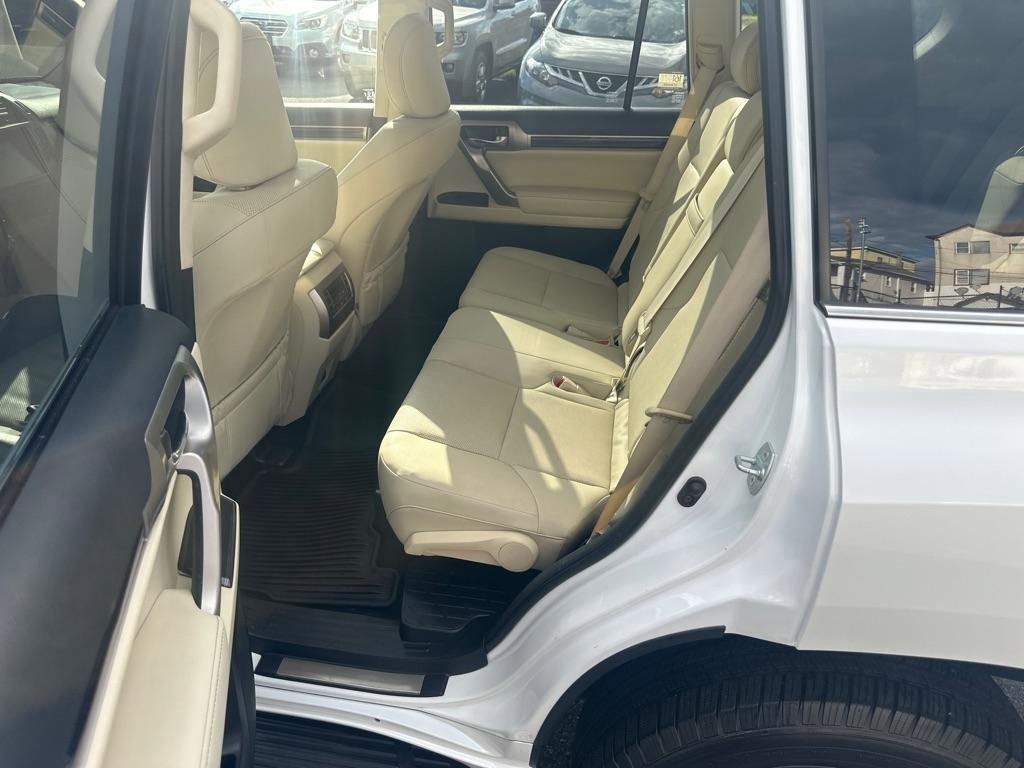 Used 2020 Lexus GX 460 Premium w/ Premium Package AWD/4WD image 14