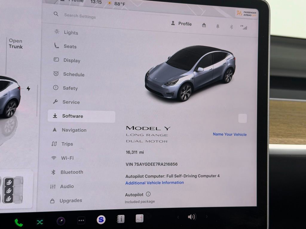 Used 2024 Tesla Model Y Long Range image 16