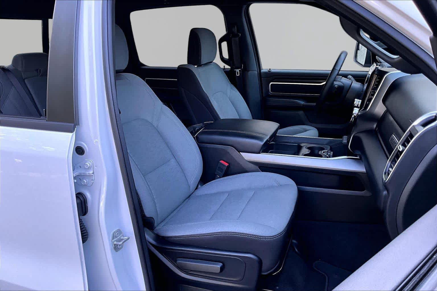 Used 2025 RAM 1500 Big Horn AWD/4WD image 9