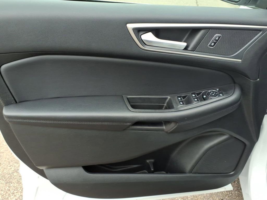 Used 2023 Ford Edge SEL w/ Convenience Package image 13