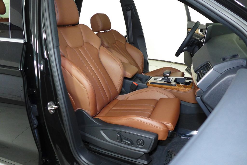 Used 2023 Audi Q5 2.0T Premium Plus w/ Premium Plus Package AWD/4WD image 19