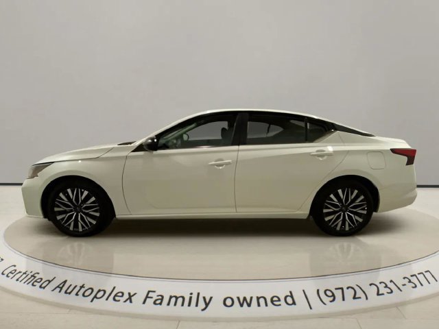 Used 2026 Nissan Altima 2.5 SV FWD image 2