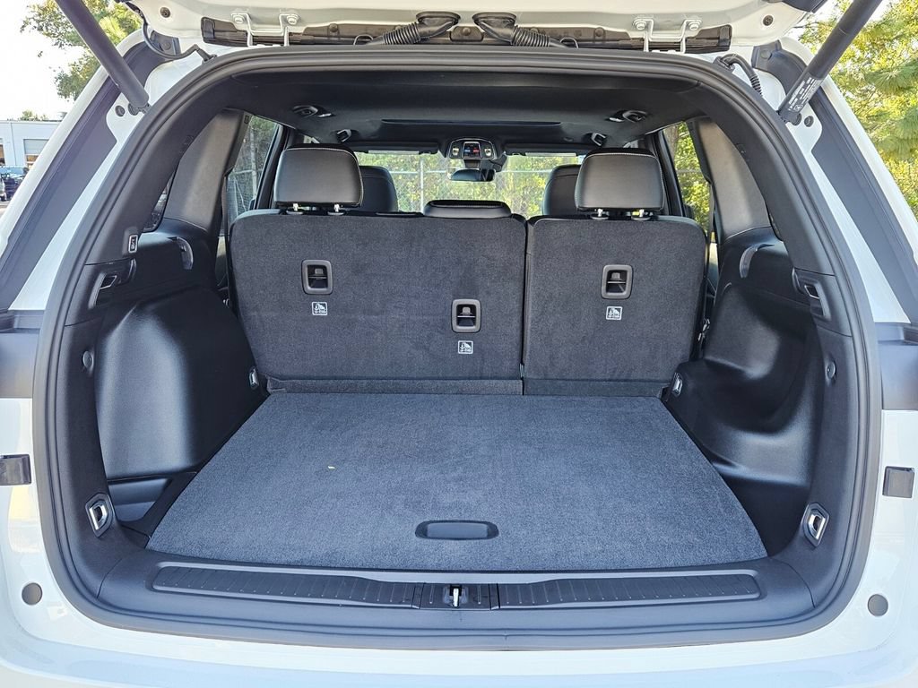 New 2025 Jeep Grand Cherokee Altitude RWD image 13