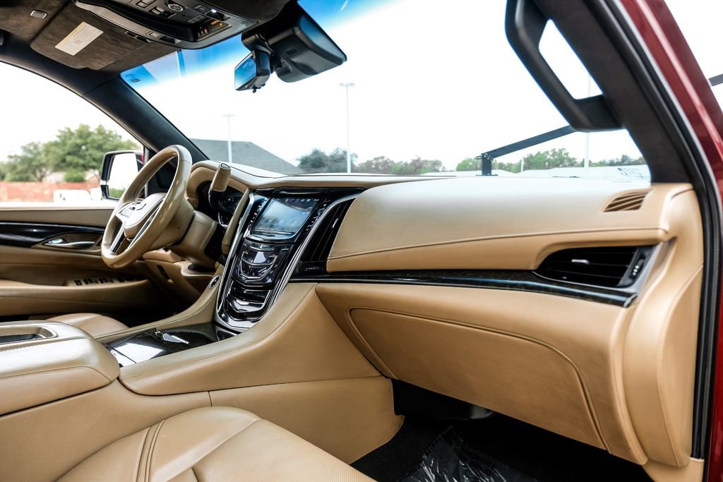 Used 2019 Cadillac Escalade Platinum image 10