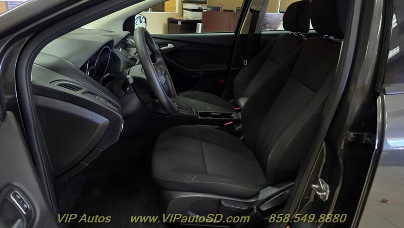 Used 2015 Ford Focus SE FWD image 14