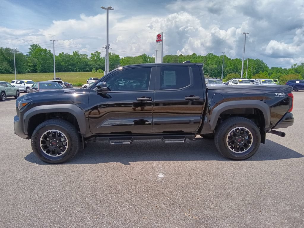 Used 2024 Toyota Tacoma TRD Off-Road w/ TRD Off Road Upgrade Package AWD/4WD image 6