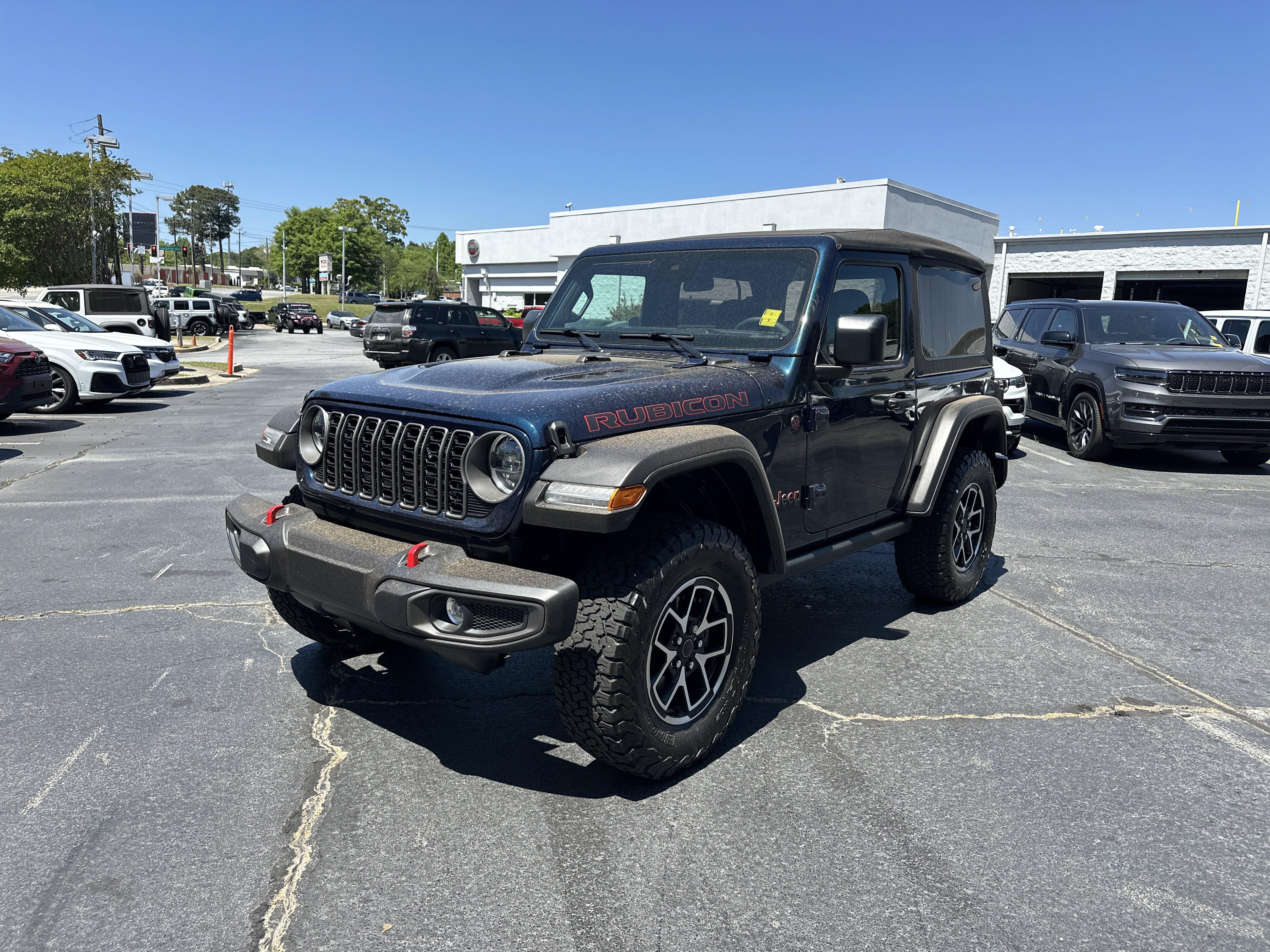 Used 2025 Jeep Wrangler Rubicon w/ Convenience Group AWD/4WD image 5