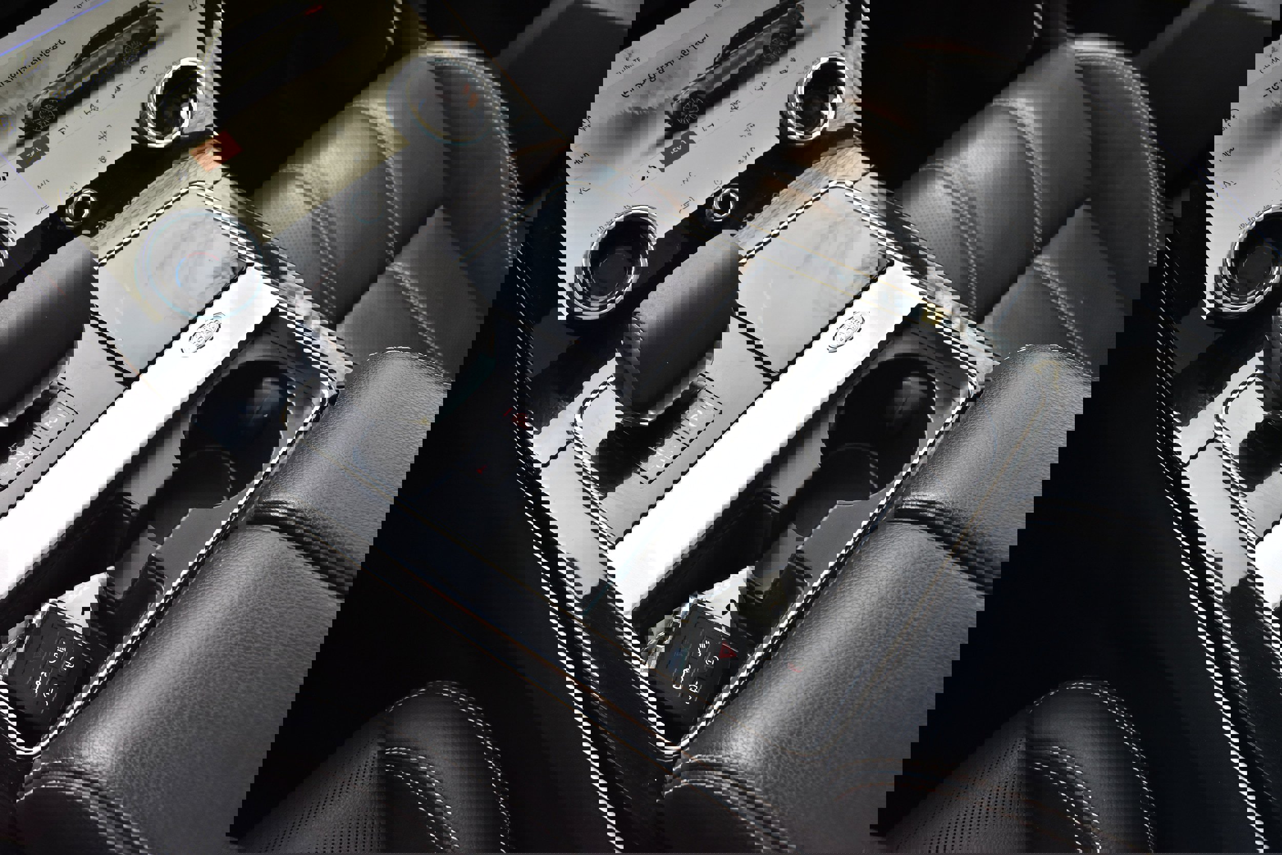 Used 2021 Land Rover Range Rover Velar R-Dynamic S AWD/4WD image 37