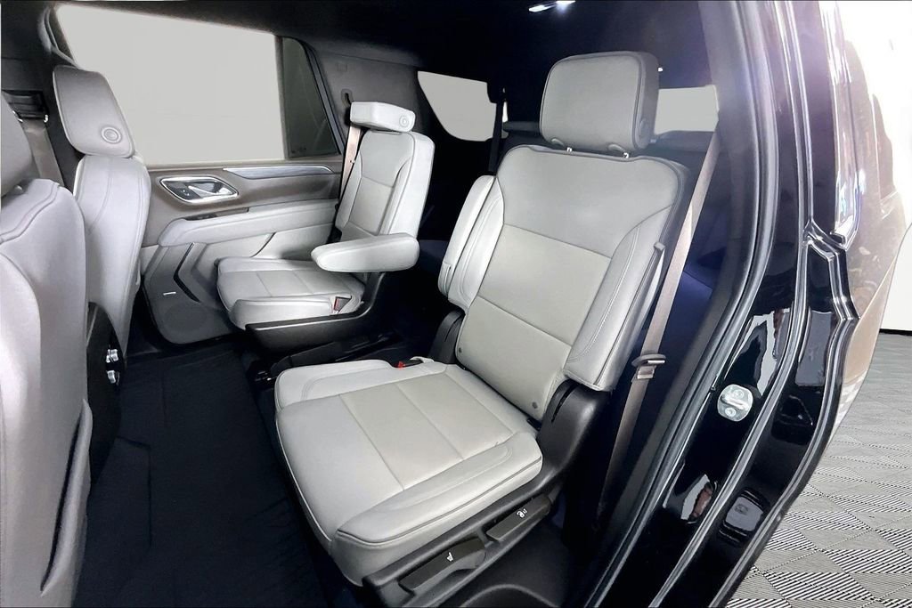 Used 2024 GMC Yukon SLT w/ SLT Luxury Package RWD image 21
