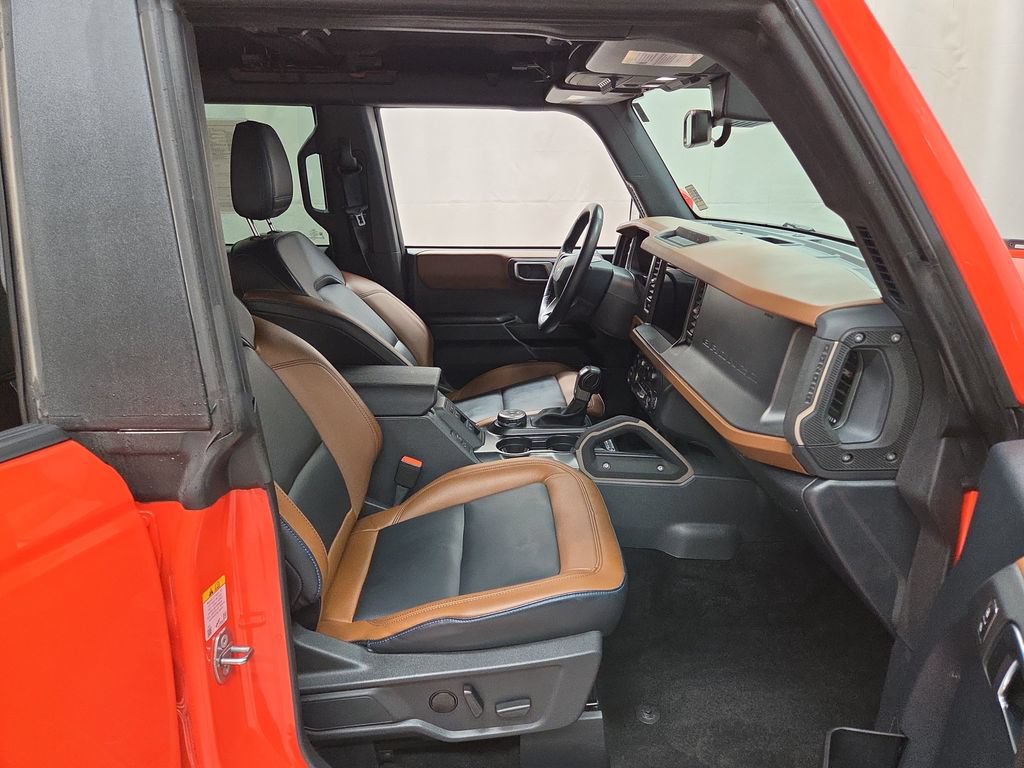 Used 2024 Ford Bronco Outer Banks AWD/4WD image 12