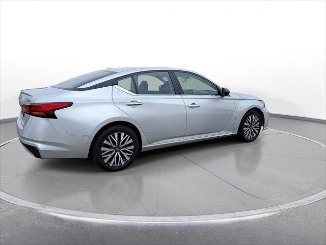 Used 2024 Nissan Altima 2.5 SV FWD image 8