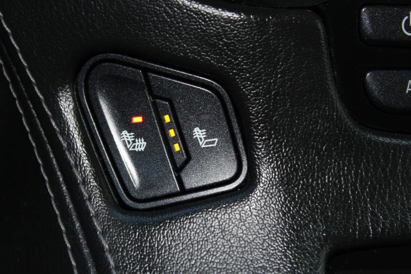 Used 2015 Chevrolet Suburban LT image 22
