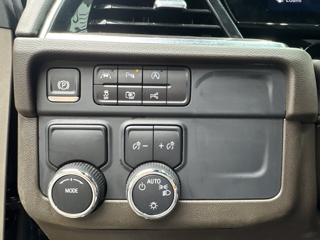 Used 2025 Chevrolet Tahoe LT RWD image 25