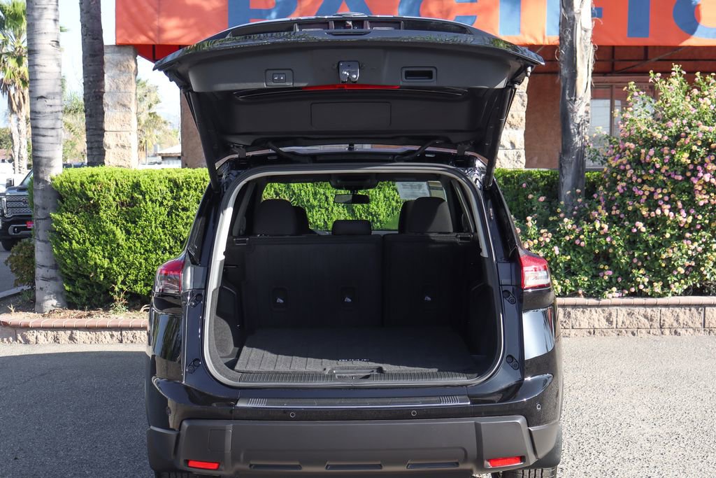 Used 2026 Nissan Rogue SV w/ Cold Weather Package image 8