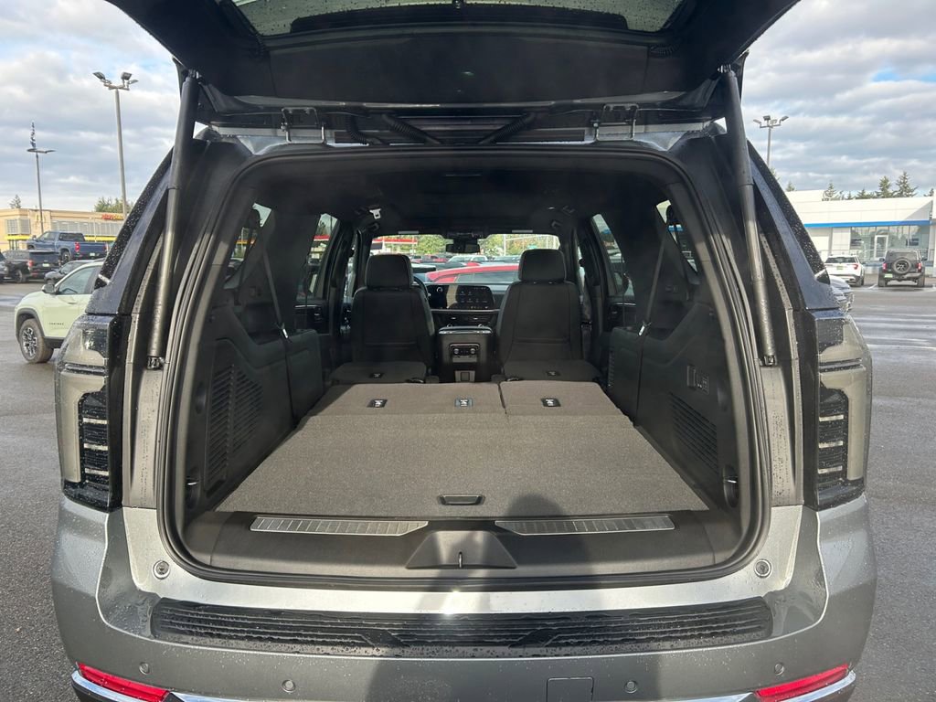 New 2026 Chevrolet Suburban Premier image 24