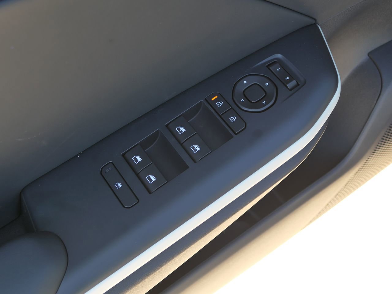 New 2025 Kia K4 GT-Line w/ GT-Line Sunroof Package image 11