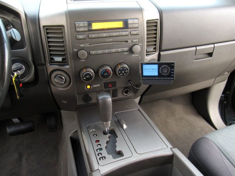 Used 2005 Nissan Titan SE image 28