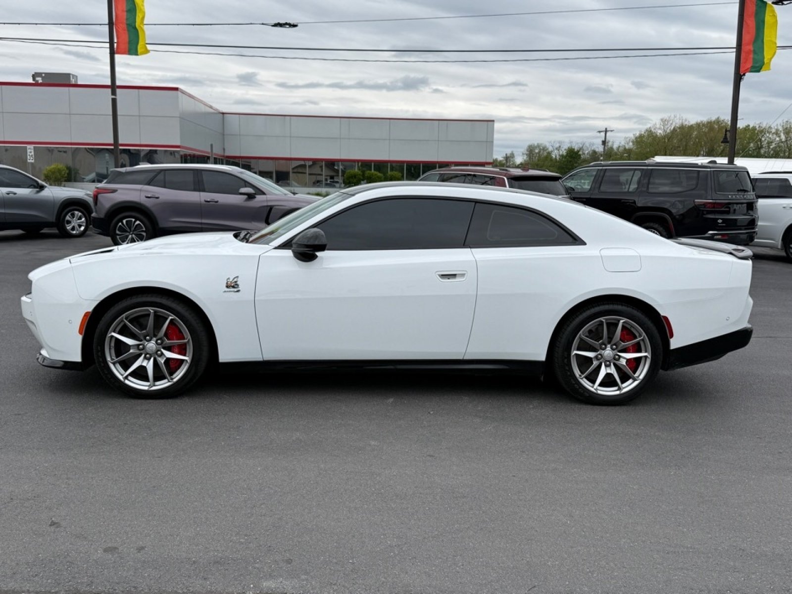 Used 2025 Dodge Charger Daytona Scat Pack w/ Track Pack AWD/4WD image 5