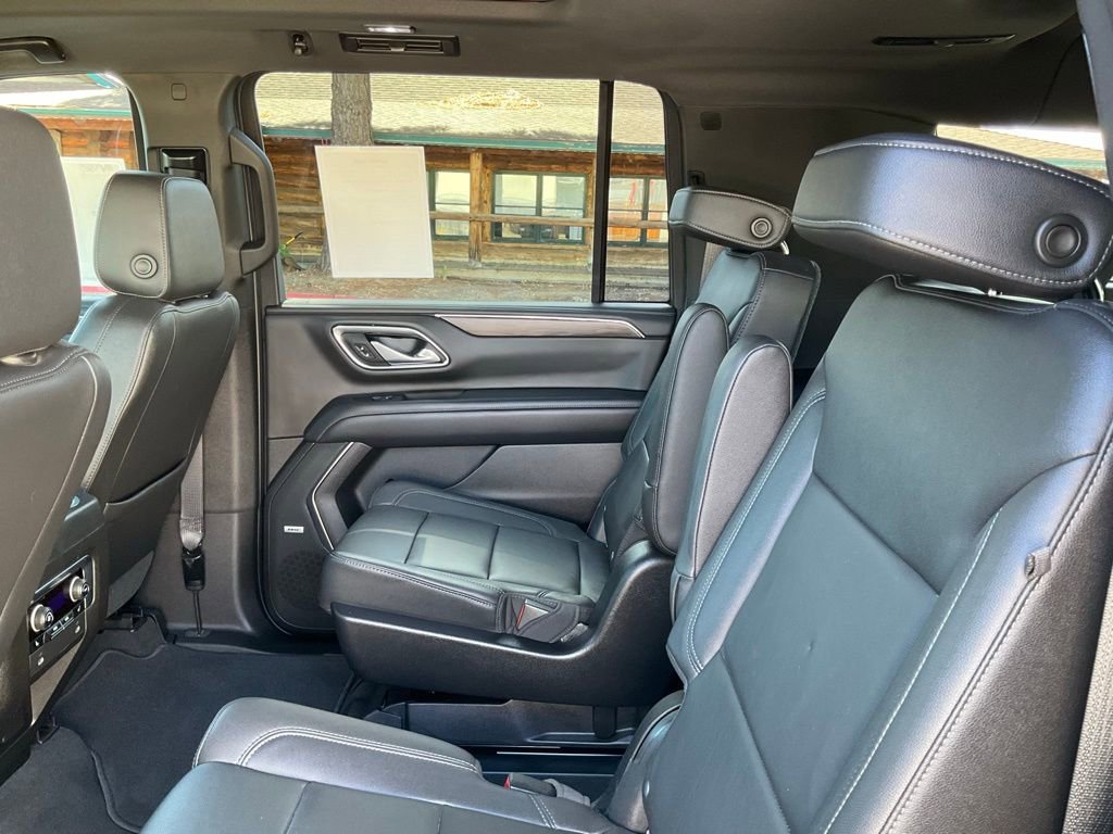 Used 2021 Chevrolet Suburban Z71 w/ Luxury Package image 26