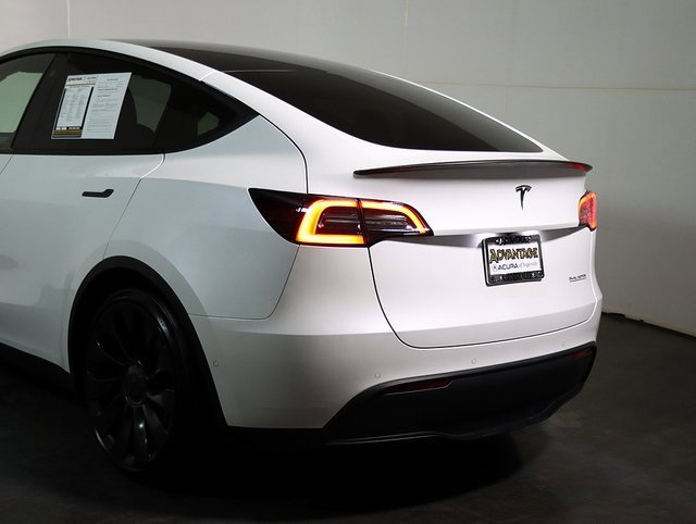 Used 2022 Tesla Model Y Performance image 11