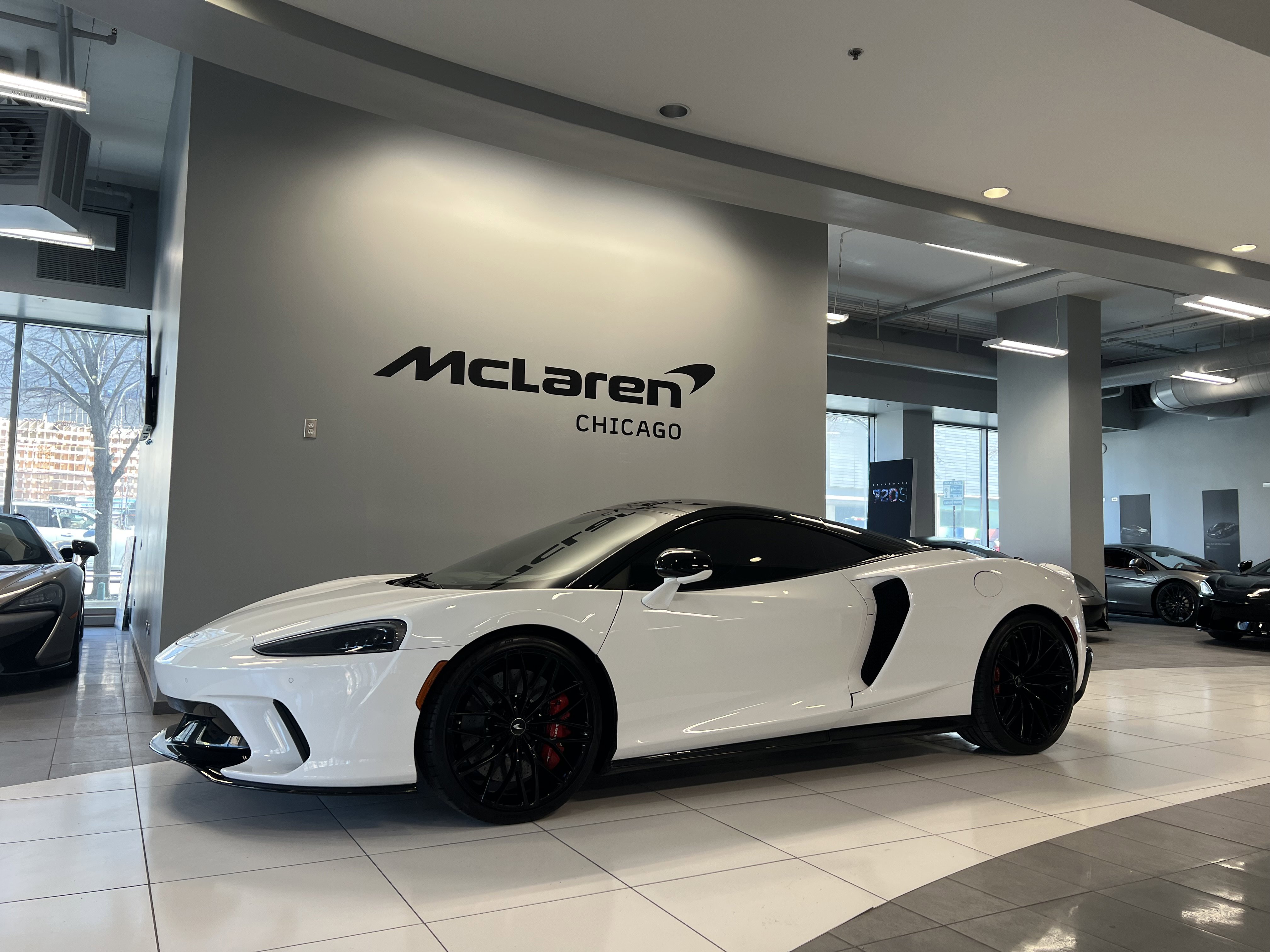 Used 2023 McLaren GT image 1
