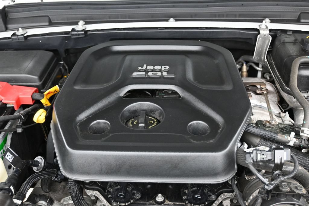 Used 2022 Jeep Wrangler Unlimited Sahara w/ Cold Weather Group AWD/4WD image 31