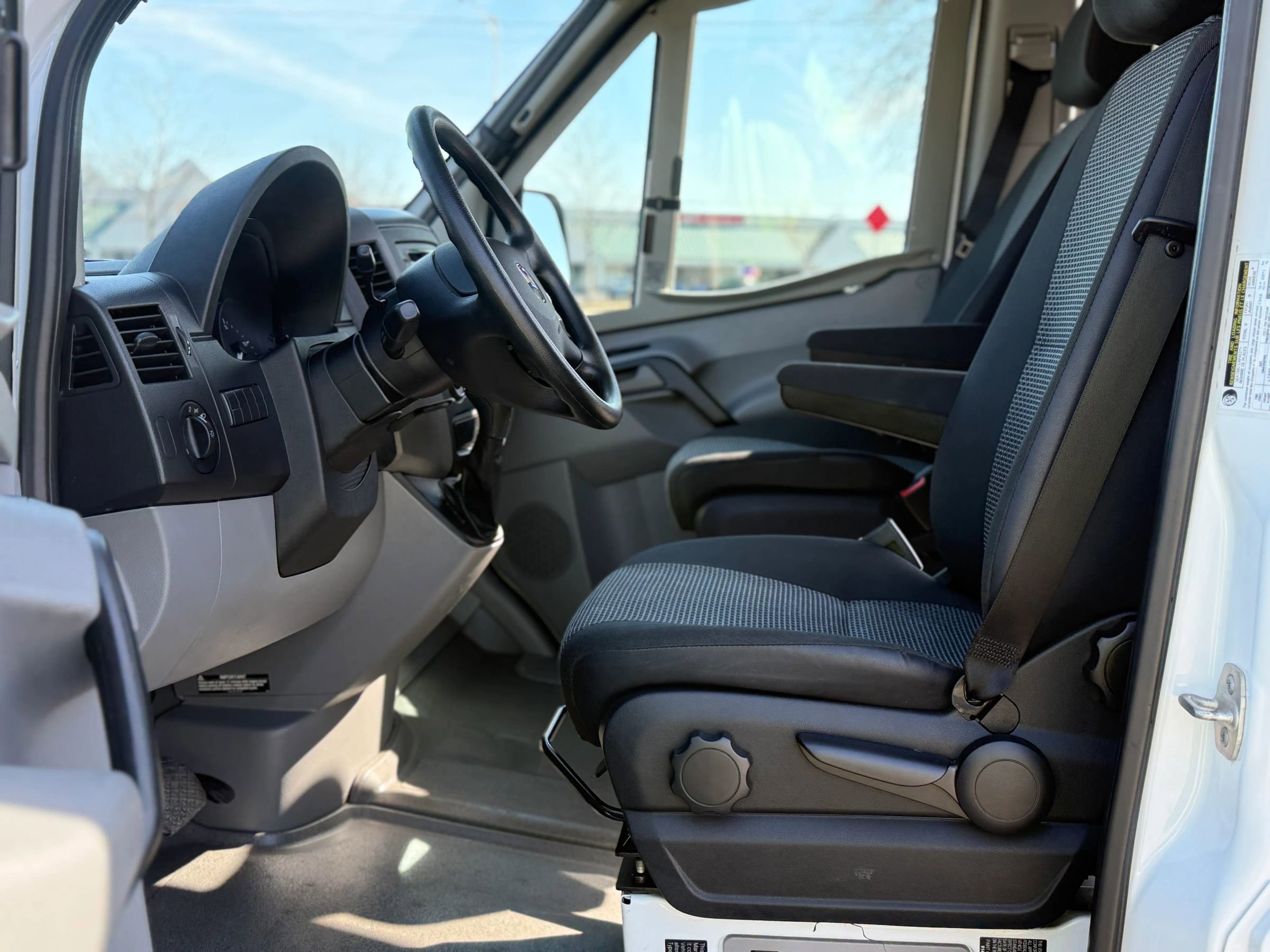 Used 2011 Mercedes-Benz Sprinter 2500 w/ Premium Pkg image 13