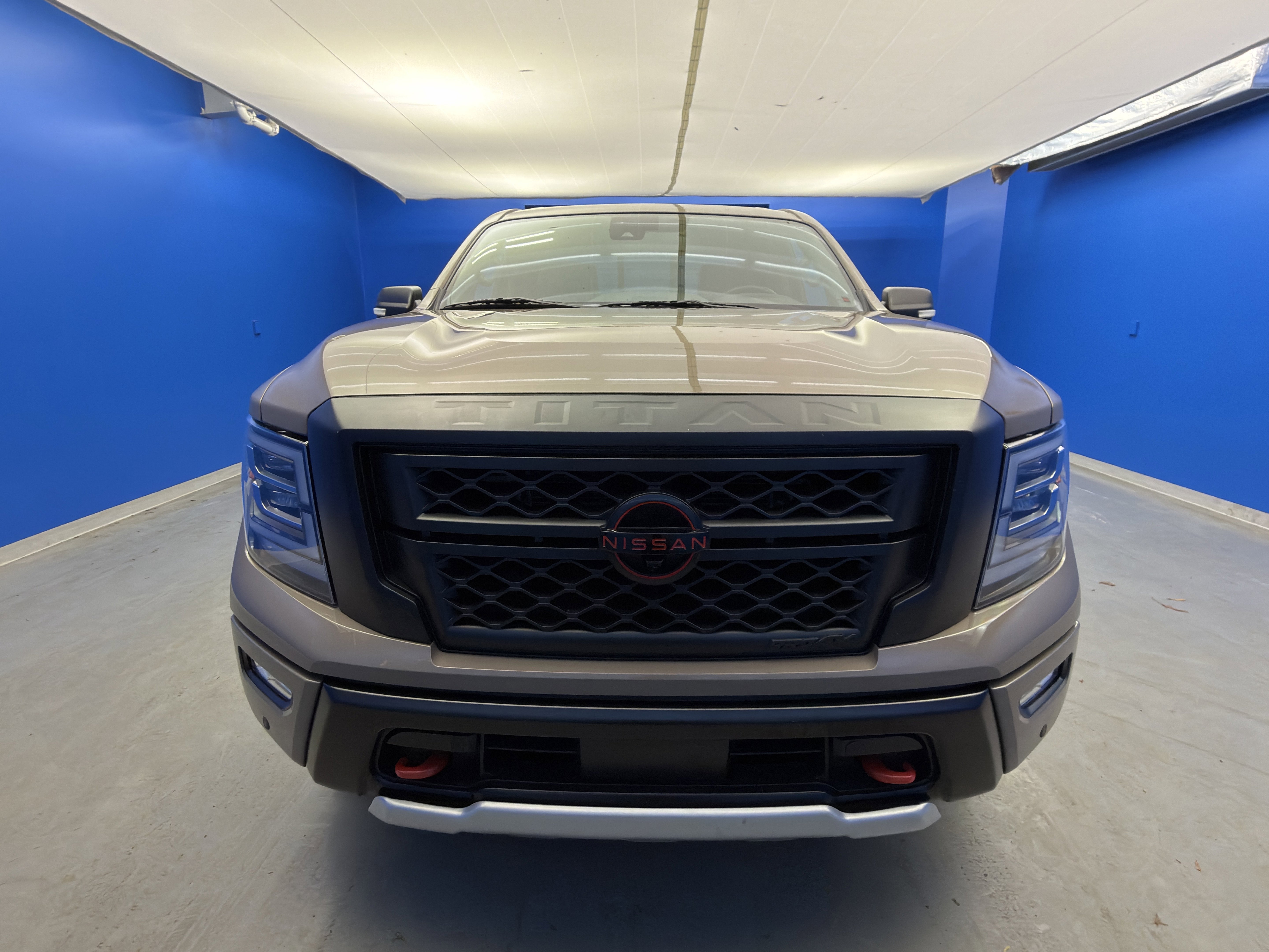 Used 2023 Nissan Titan PRO-4X w/ Pro-4x Convenience Package image 3