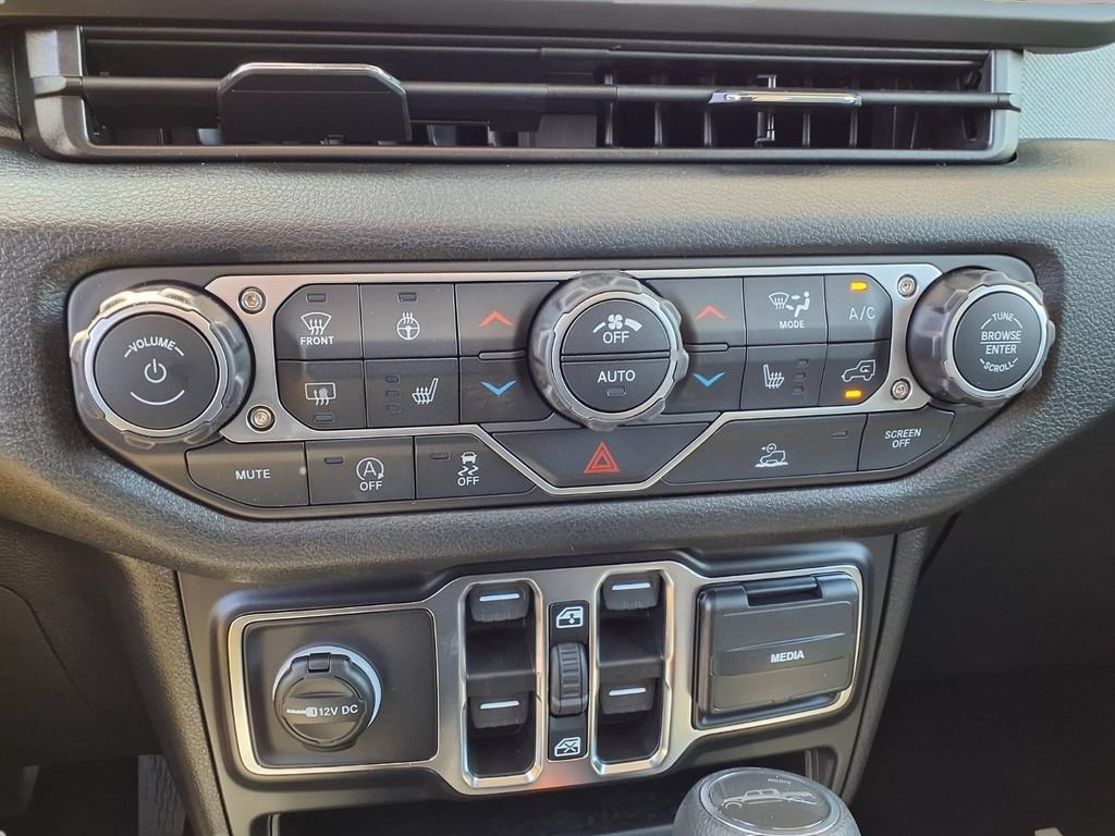 New 2026 Jeep Gladiator Sport AWD/4WD image 9