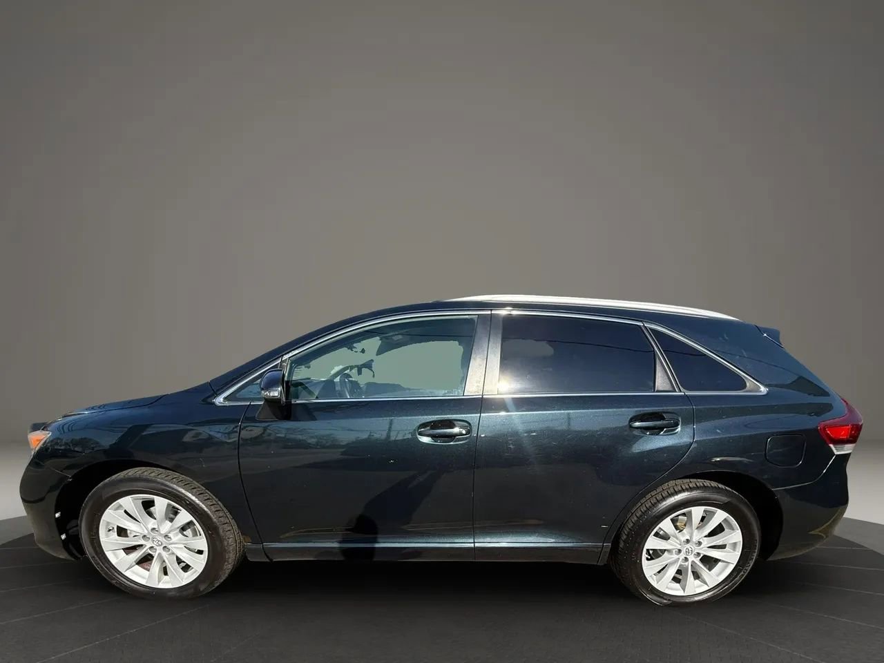 Used 2015 Toyota Venza LE AWD/4WD image 8