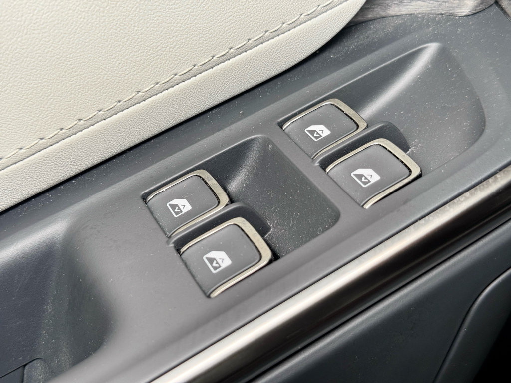 Used 2025 Rivian R1T Adventure Tri AWD/4WD image 8