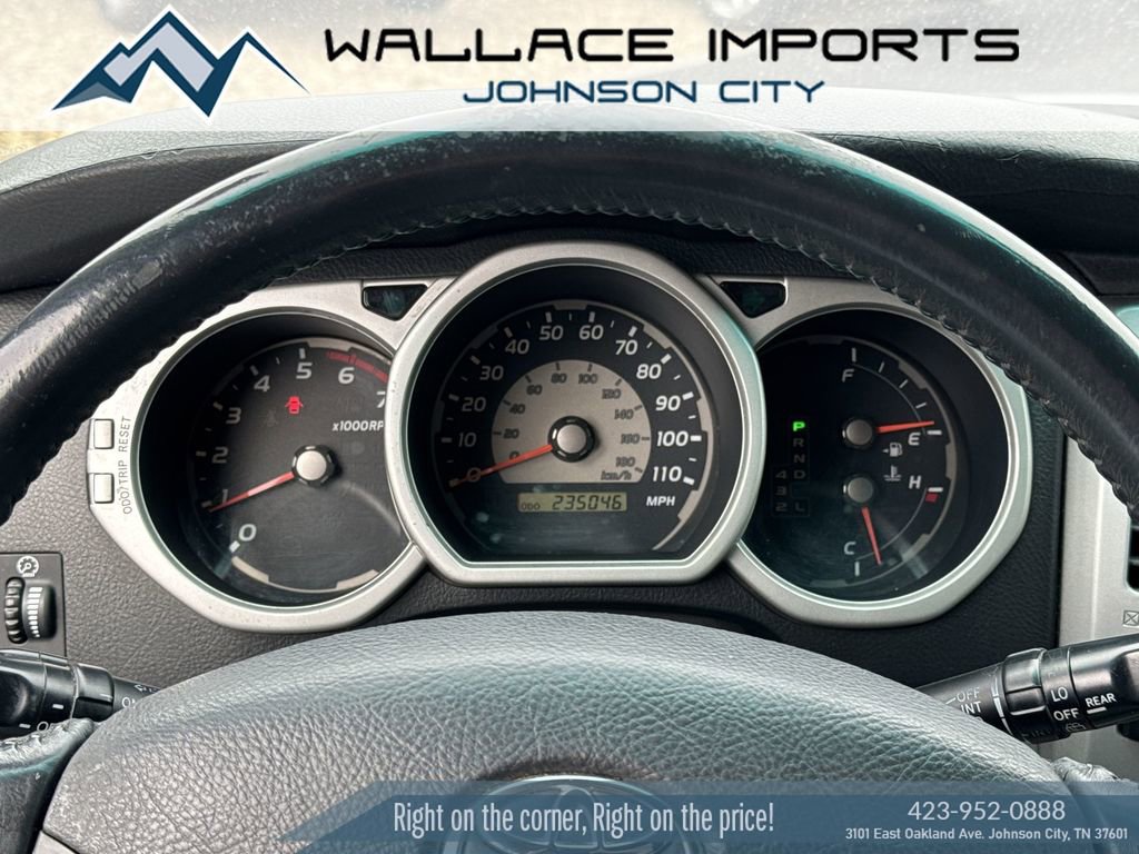Used 2005 Toyota 4Runner Limited image 28
