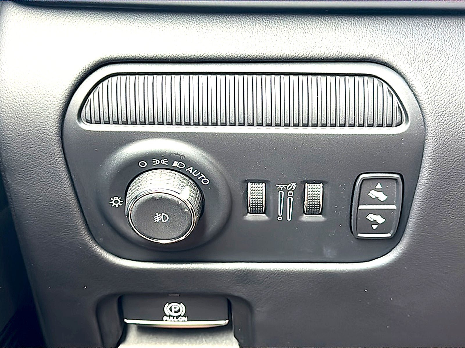 Used 2023 Jeep Grand Wagoneer Series III AWD/4WD image 44