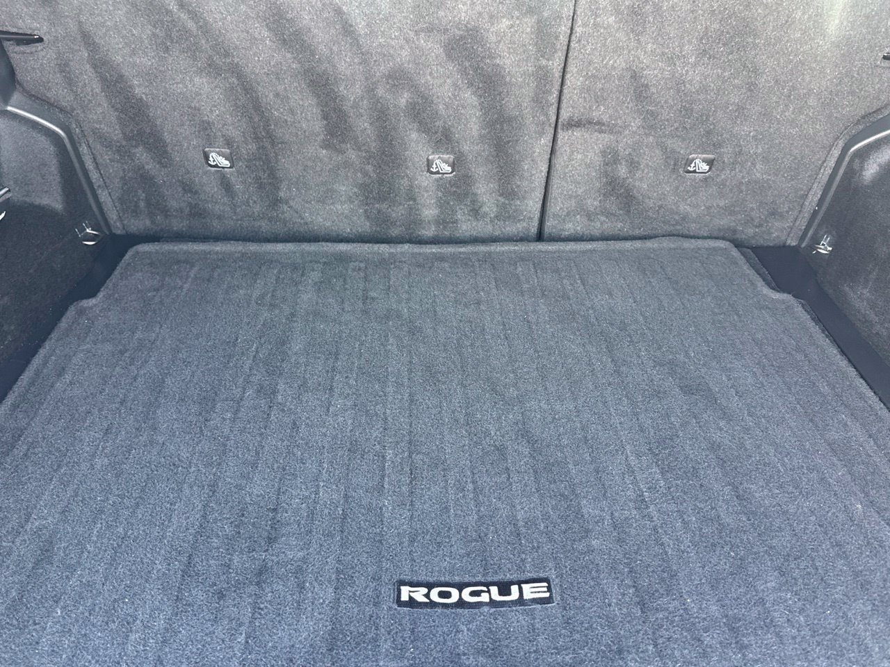 Certified 2025 Nissan Rogue SV FWD image 33