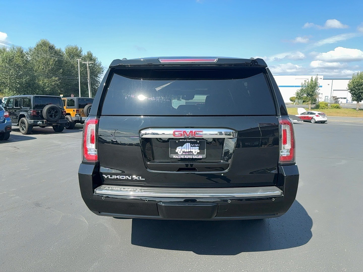 Used 2019 GMC Yukon XL Denali w/ Open Road Package AWD/4WD image 6