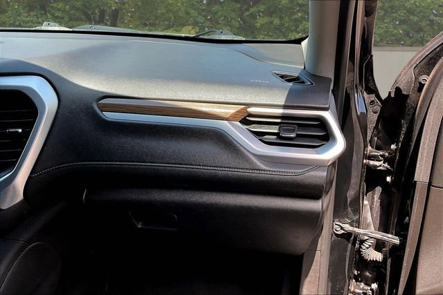 Used 2017 GMC Acadia SLE FWD image 27
