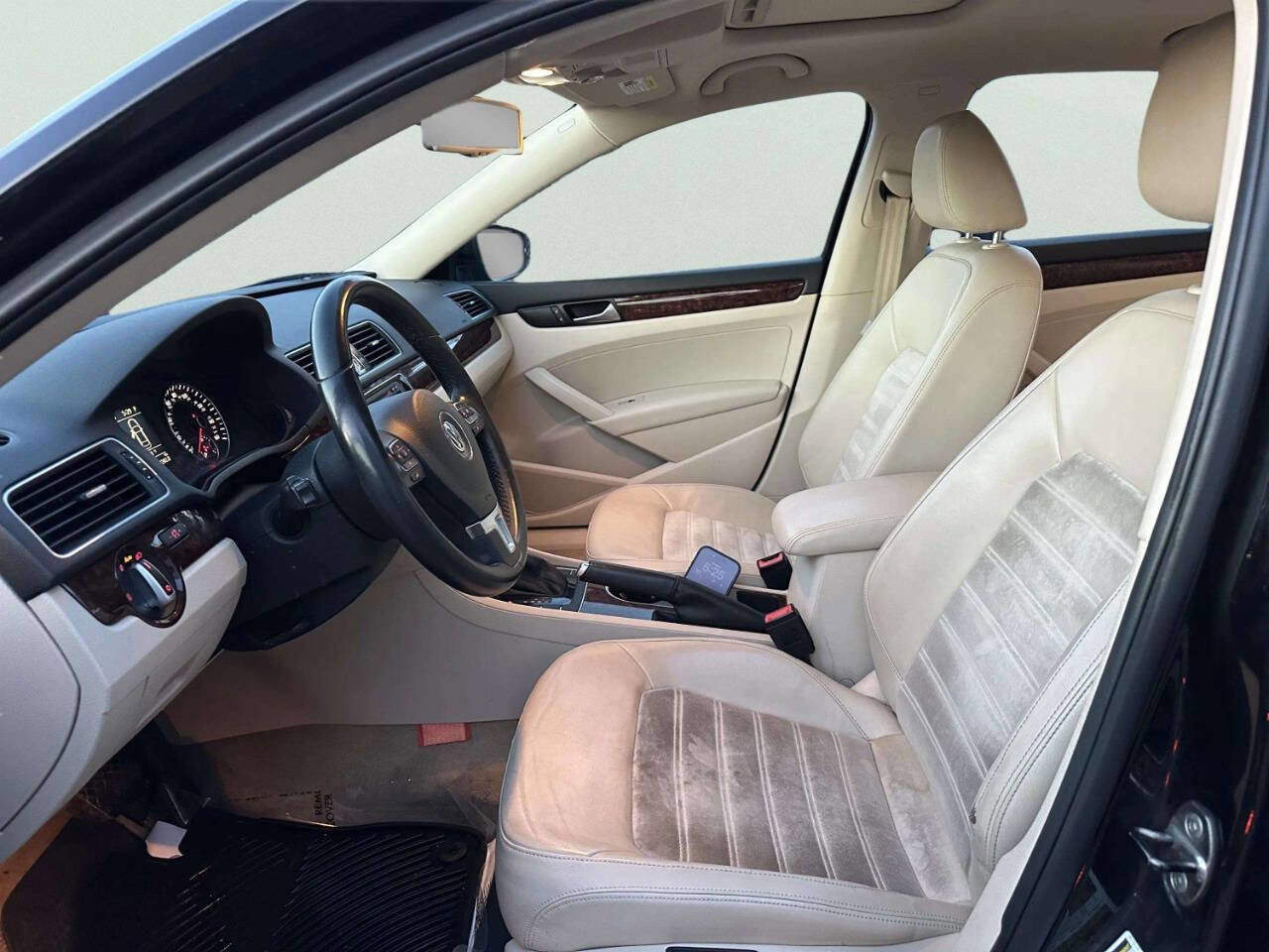 Used 2013 Volkswagen Passat 2.5 SEL Premium image 14