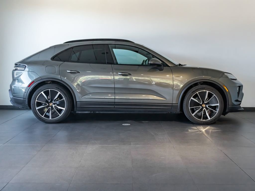 Certified 2024 Porsche Macan 4 Electric image 8