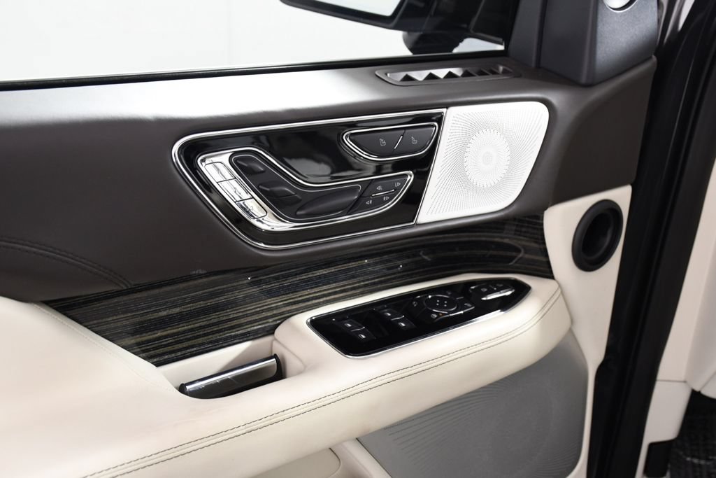 Used 2022 Lincoln Navigator L Black Label AWD/4WD image 15