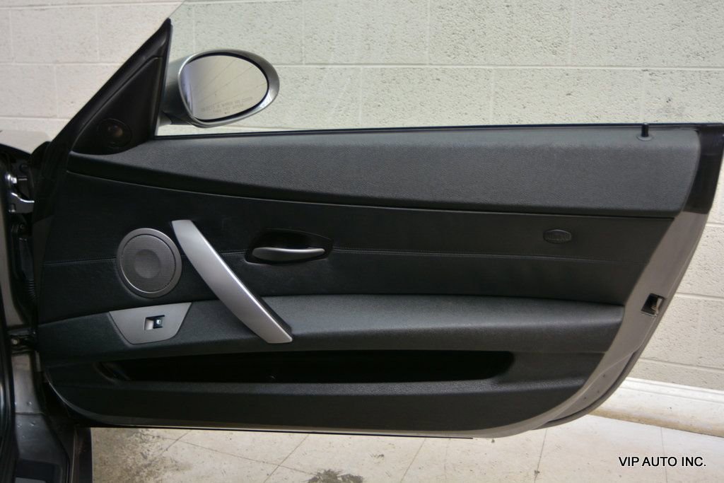 Used 2004 BMW Z4 2.5i image 8