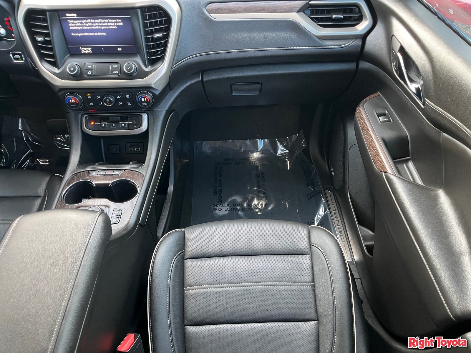 Used 2023 GMC Acadia Denali w/ Denali Ultimate Package FWD image 18