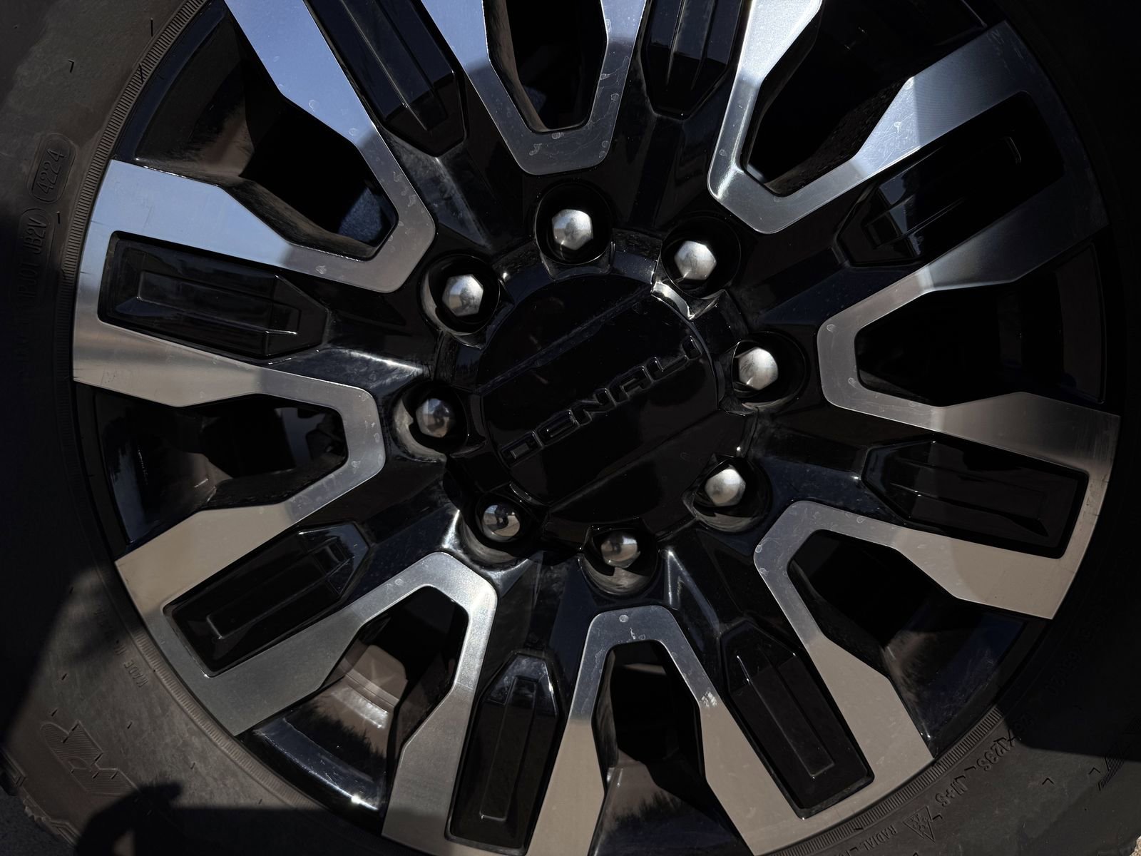 Used 2025 GMC Sierra 2500 Denali Ultimate image 9