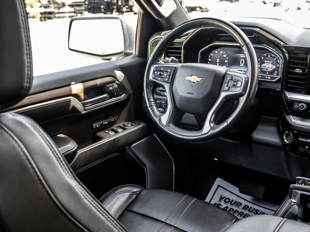 Used 2024 Chevrolet Silverado 1500 High Country w/ High Country Premium Package AWD/4WD image 46